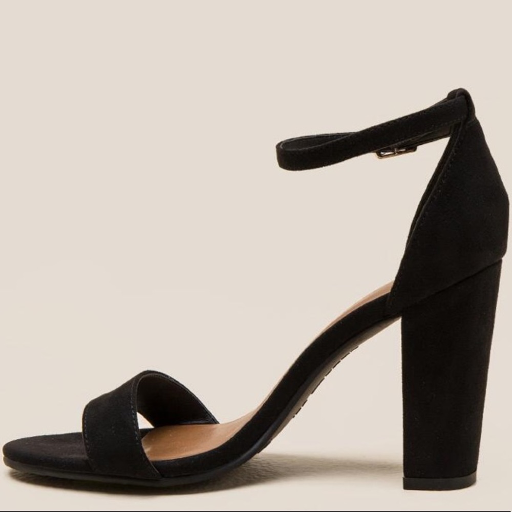 Indigo Rd Francesca’s black heels
